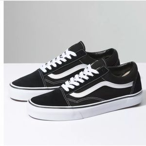 2 pairs Vans Old Skool